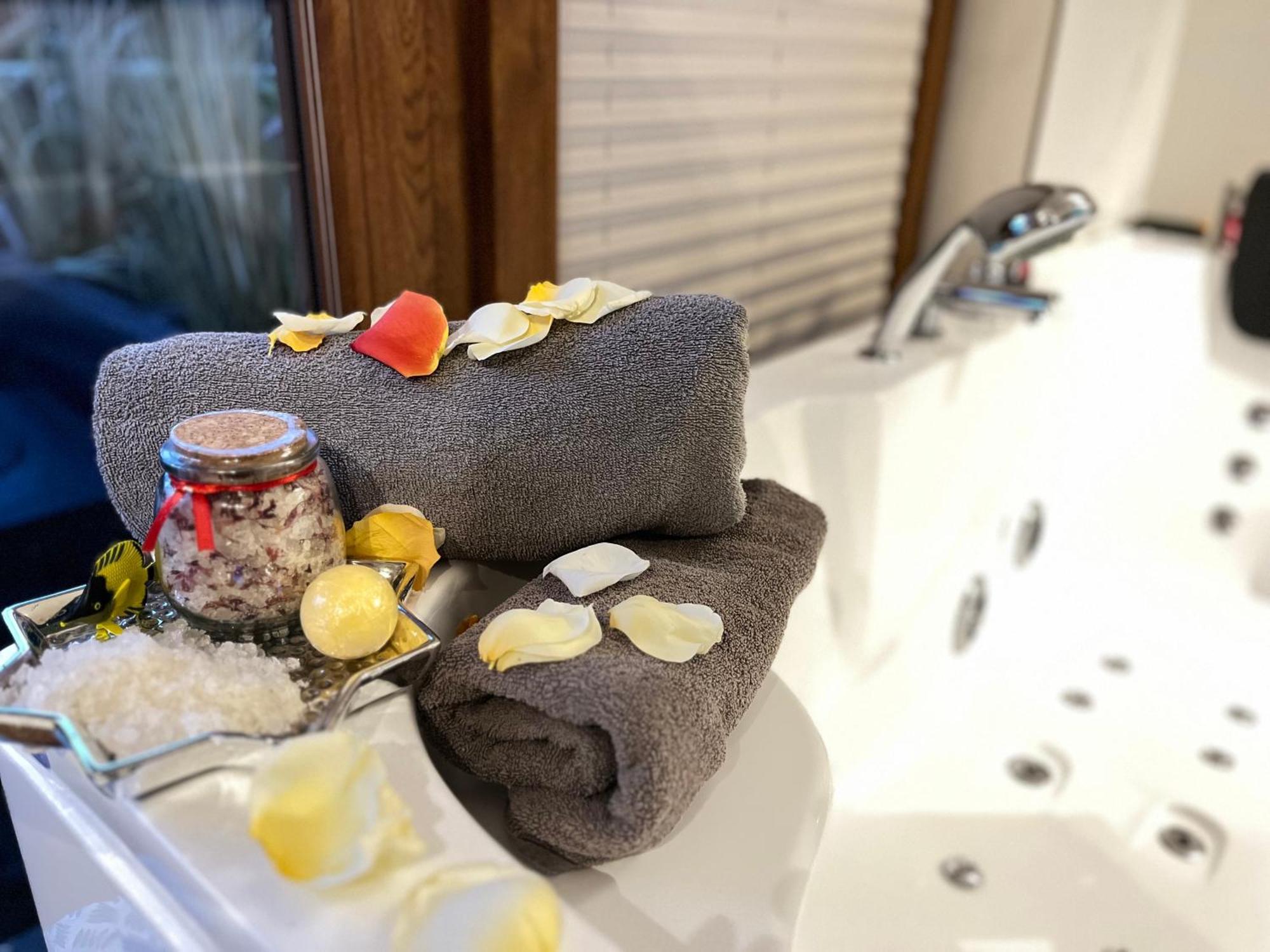 Jacuzzi Rakowicka Top Apartments Kraków Eksteriør billede