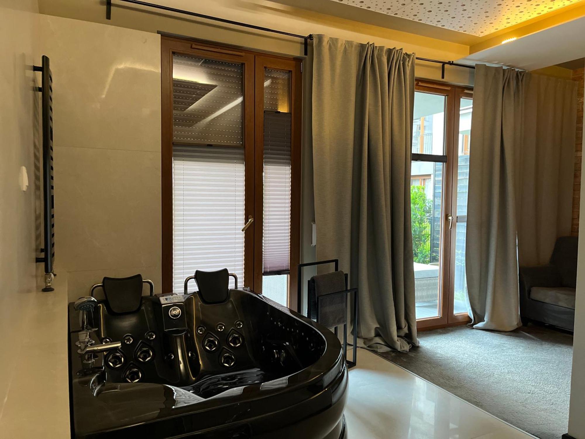 Jacuzzi Rakowicka Top Apartments Kraków Eksteriør billede