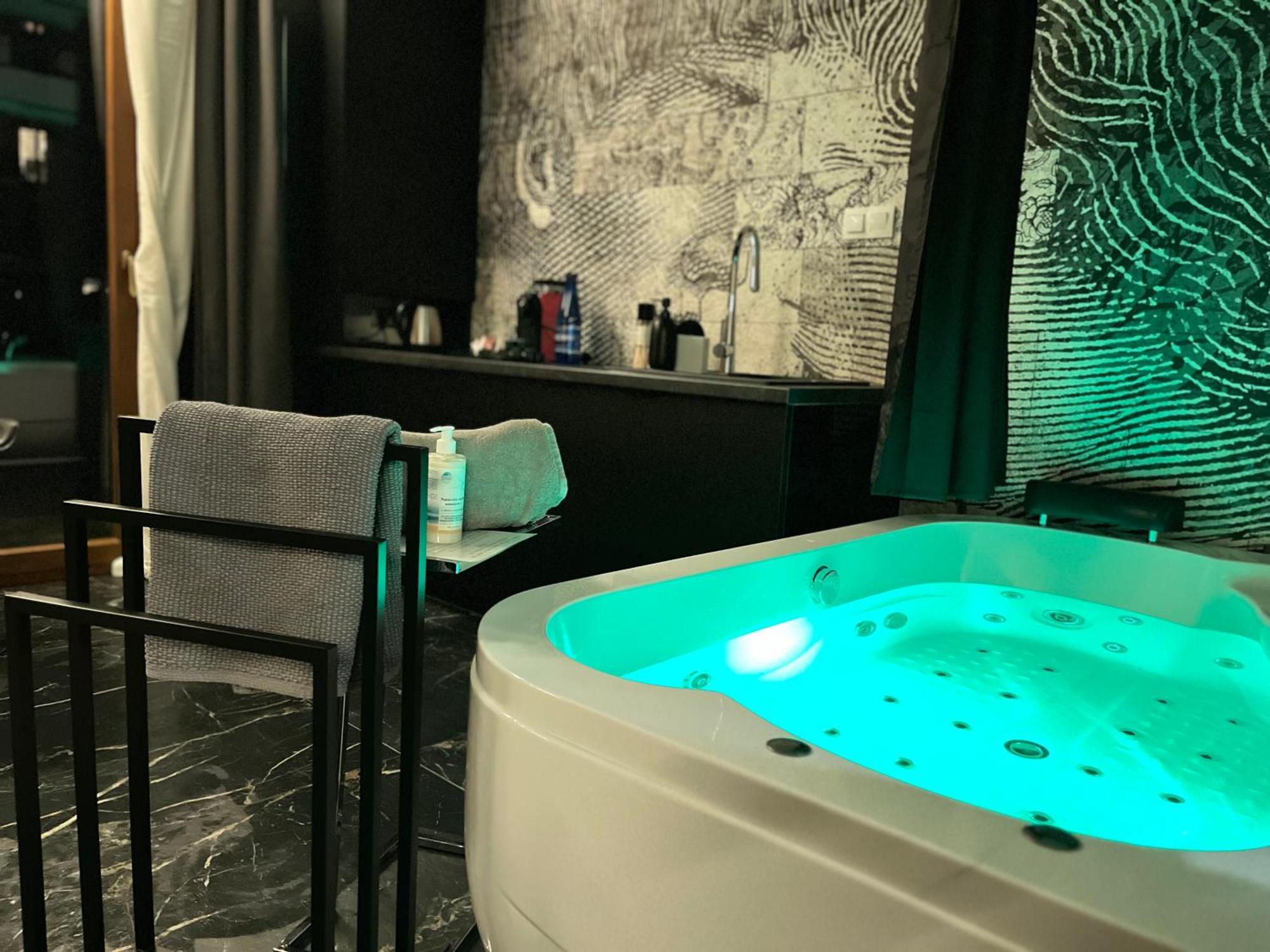 Jacuzzi Rakowicka Top Apartments Kraków Eksteriør billede